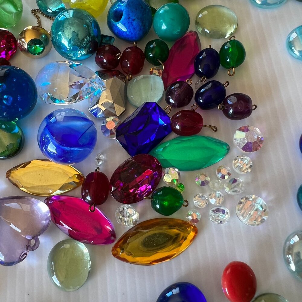 Beads, Baubles, Marbles: Flat, Round, Large Round, Ceramic Beads, Buttons, Resin